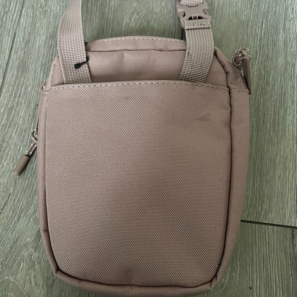 Herschel small messenger bag - Picture 4 of 6